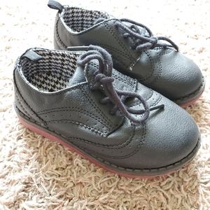 Carter's wingtip dress shoes